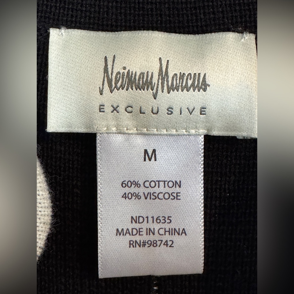 Nieman Marcus Exclusive Cardigan NWOT - Picture 3 of 5